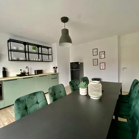 Xxl Monteure I Teams I 1,20 Betten I P I Zentral I Komfort * Duisburg
